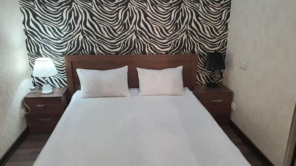 Apartment Studio With Good View Bishkek Bagian luar foto